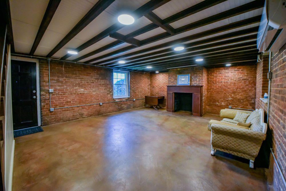 Office For Sale: 2303 13th St, Tuscaloosa, AL 35401